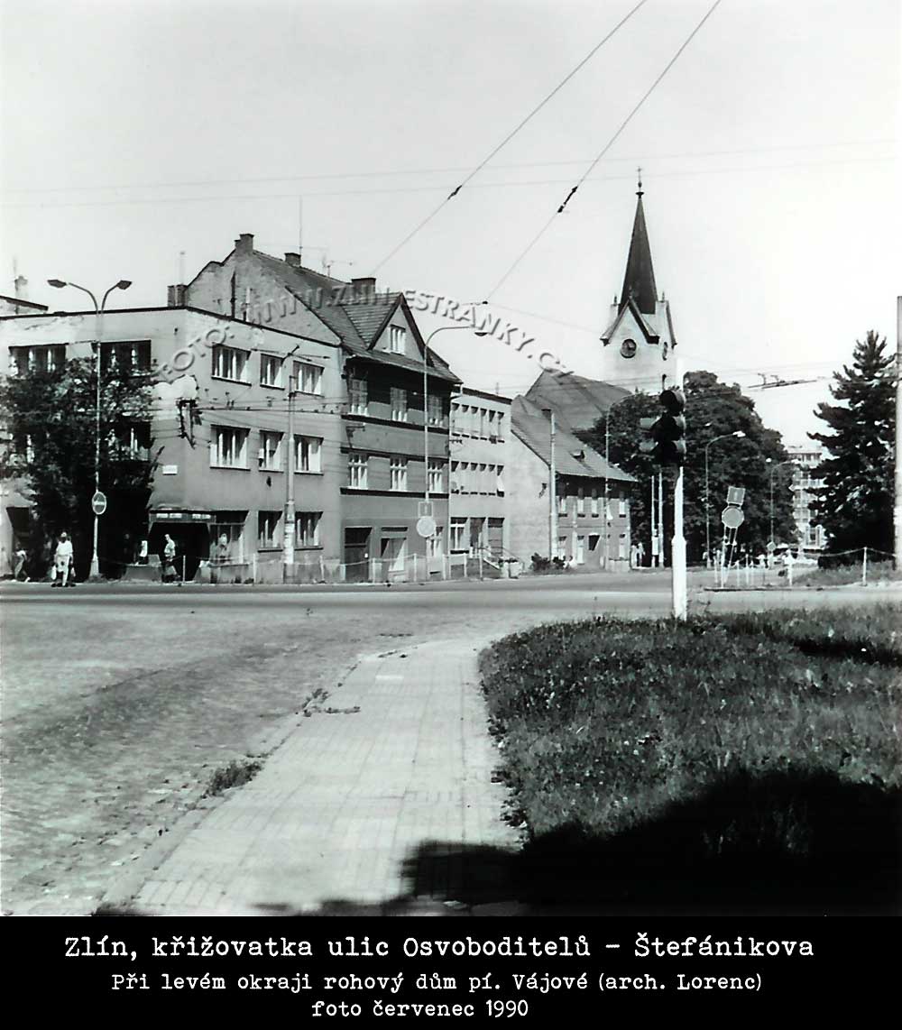 Arch. Mir. Lorenc - dům paní Vajové na křižovatce Štefánikova-Osvoboditelů v červenci 1990